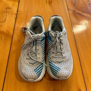 Hoka Rincon 2 - Women’s size 7